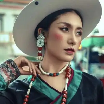 外部播放此歌曲>勒毛措 - 背水姑娘歌手:勒毛措还没有歌词哦