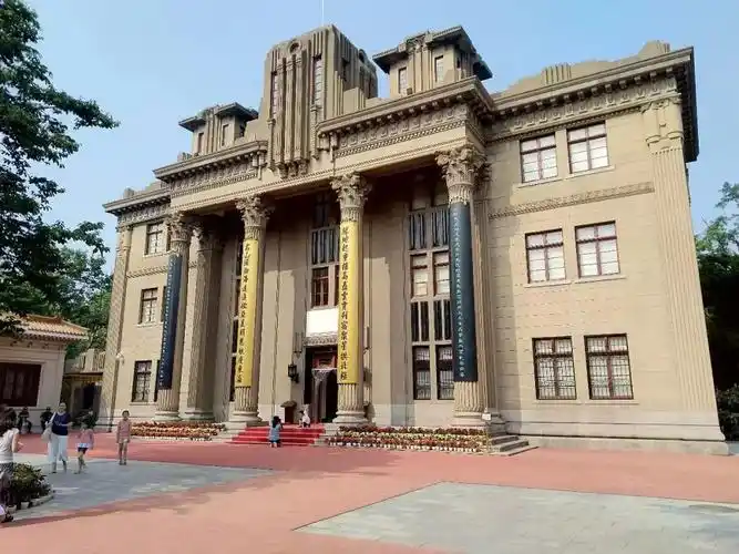 古琴珐琅器新编钟探寻传统文化之美天山小学青岛艺术博物馆研学之旅