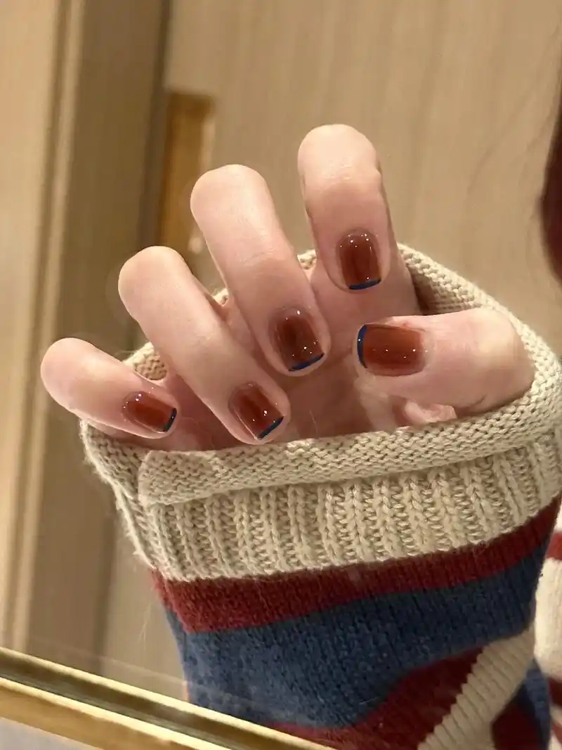 好漂亮的复古法式配色哦.#短指甲也可以这么美 #显白美甲 # - 抖音