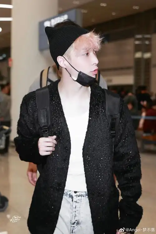 老头帽 破洞裤 双肩包 时尚帅气又可爱的宝贝炸街啦