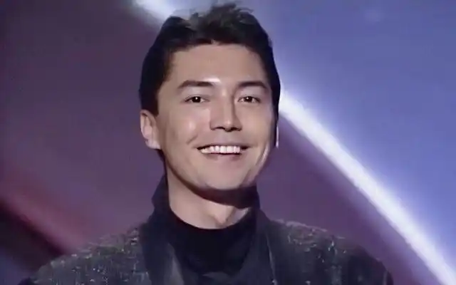 从弃儿到巨星却错失霸王别姬和陈冲揭秘尊龙的风流人生