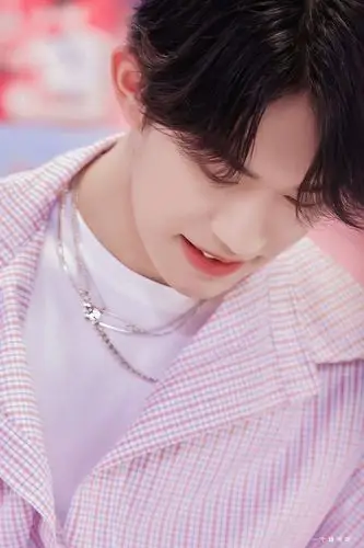 易烊千玺可爱多