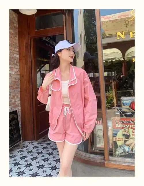 2023年粉色防晒衣套装短裤两件套女夏季流行时尚高级休闲宽松套装