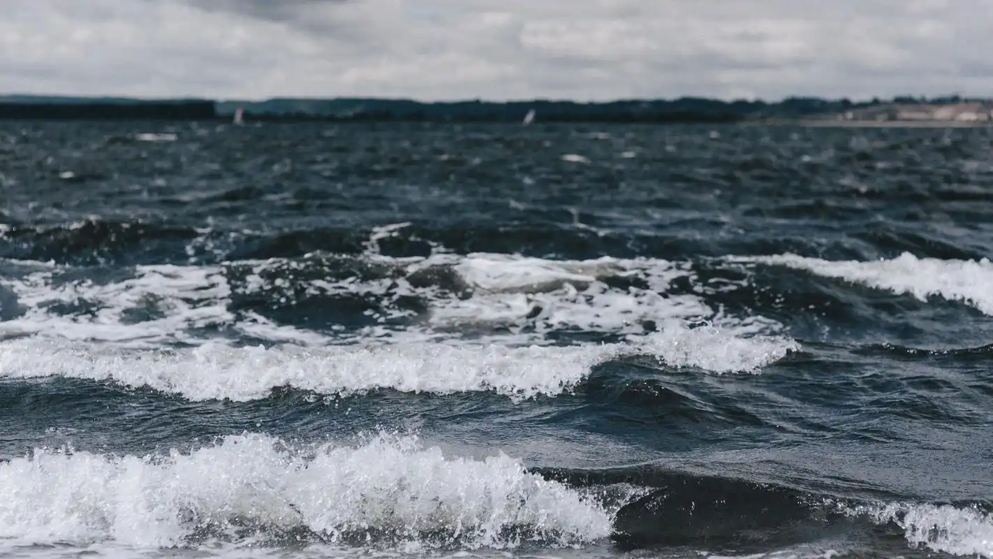 精选汹涌海浪浪花图片高清电脑壁纸
