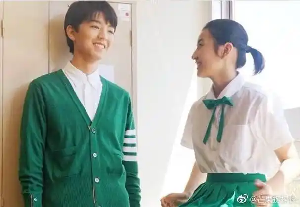 张子枫为王俊凯新电影宣传