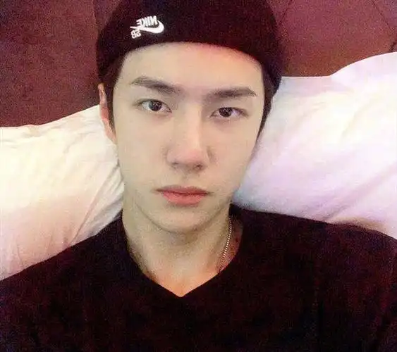 同样是素颜照王俊凯王一博还好看到鹿晗别抱太大希望