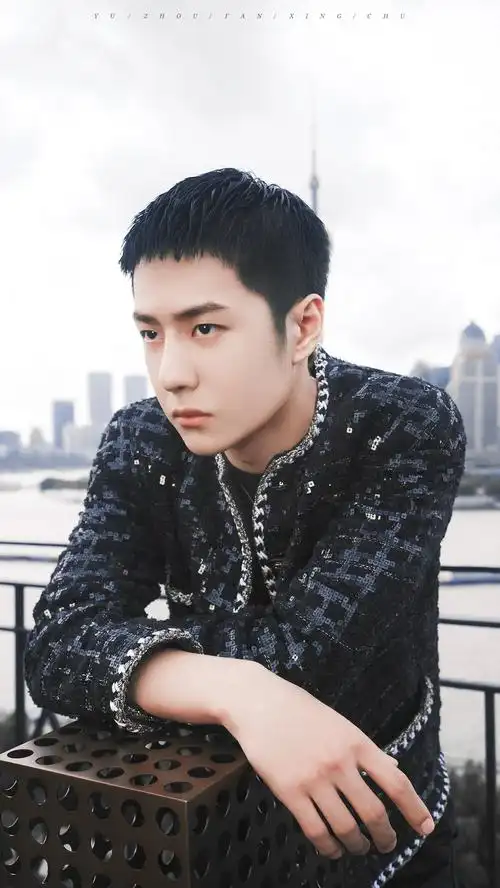 王一博寸头魅力十足,谁能拒绝王一博散发的荷尔蒙