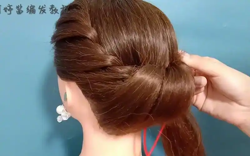 40岁出头头发教你这样扎,气质优雅很提人,无论搭什么衣服都好看