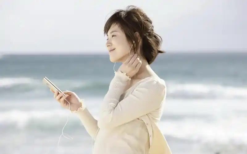 韩国美女明星宋慧乔桌面壁纸图片第7张