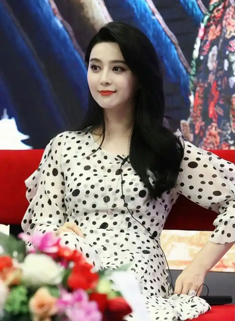 范冰冰.再绝对的美貌面前,a4腰,直角肩都是徒劳#红毯造型 - 抖音