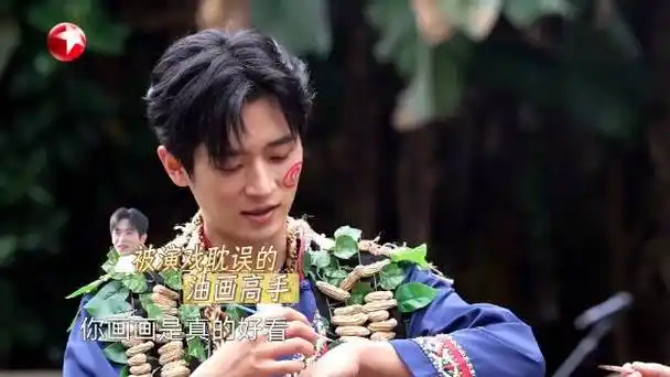 宝藏行#今天两位化妆师彼此上线@贾乃亮东方卫视极限挑战的微博视频