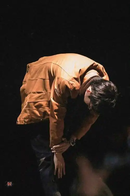 肖战   拉夫劳伦香氛##肖战长发背头##肖战转身鞠躬