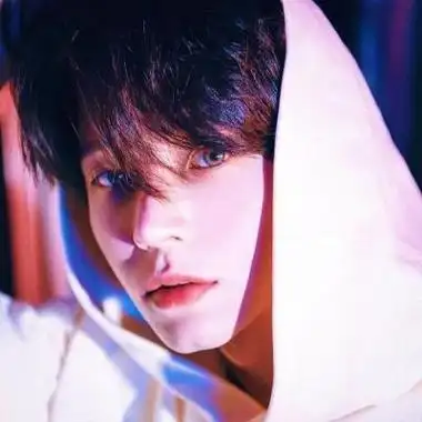 ins风超酷精美男生头像帅气真人