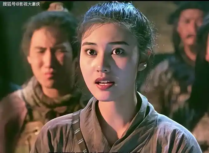 第四位:景甜景甜给人的第一印象就是大家闺秀,一双充满灵气的杏眼,让