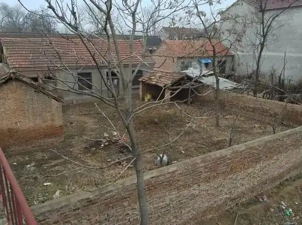 实拍河南真实的农村房,看后感到心酸!