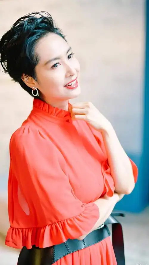 演员朱茵,心中最美的紫霞仙子,来看她的写真照吧