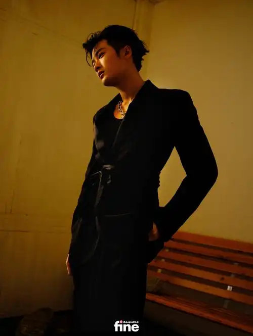 檀健次午后阳光大片好帅时尚先生fine