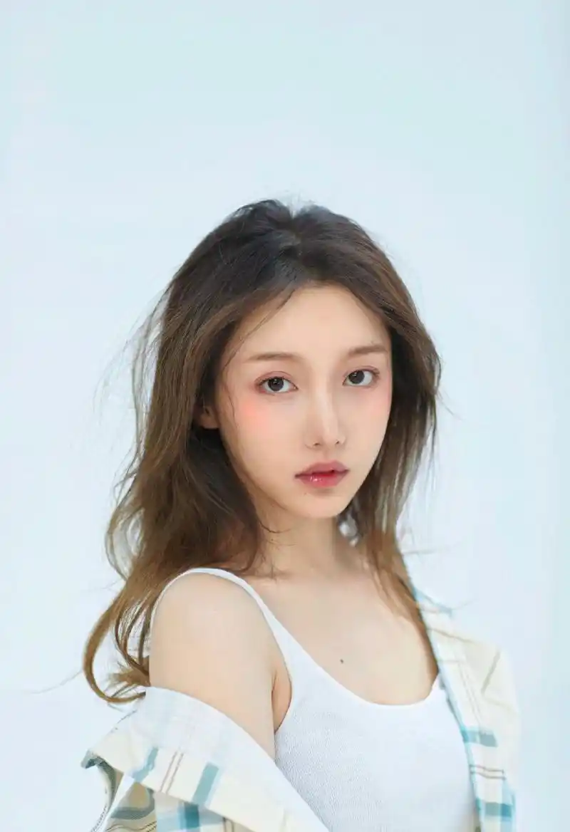 姜贞羽写真图片