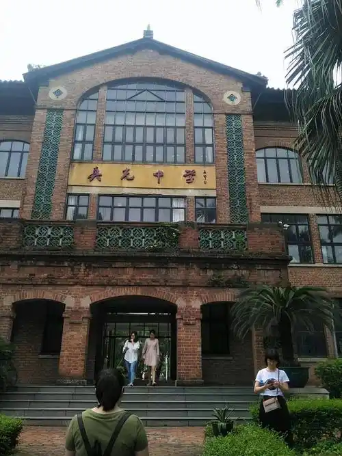 广东广州市实力最强的24所中学 有你的母校吗?_高中_人数_大学