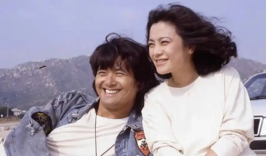 《阿郎的故事》结尾,阿郎重返赛车场,结果一去不复返.