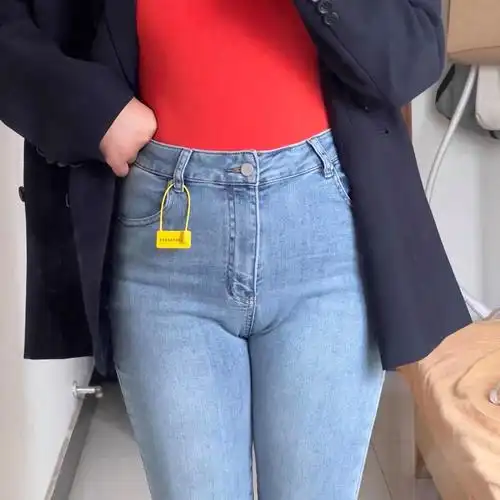 女生会不会觉得穿裤子三角区很尴尬?