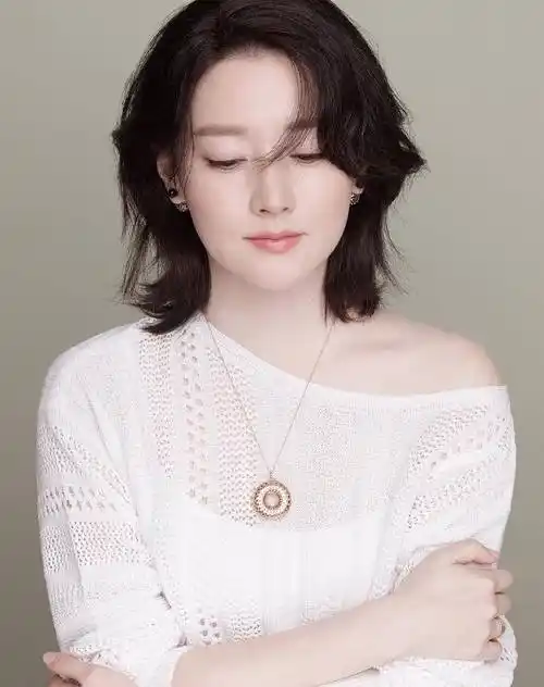 原创崔智友客串韩剧爱的迫降颜值在线岁月果然不败美人