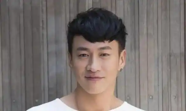 瘦成猴别演猛将何润东教你们什么叫一夫当关万夫莫开