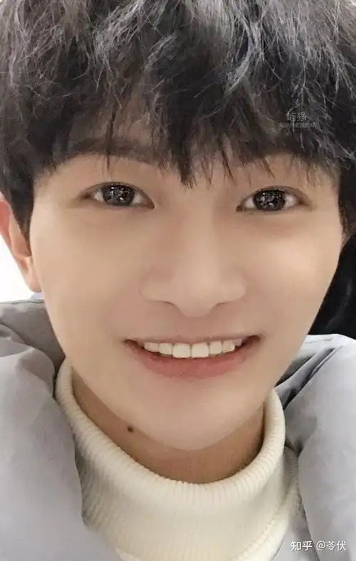 为什么周深可以笑得那么甜?