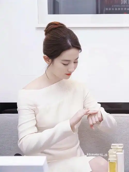 【图集】2016年刘亦菲出席dior花蜜活颜丝悦系列活动  刘家千金