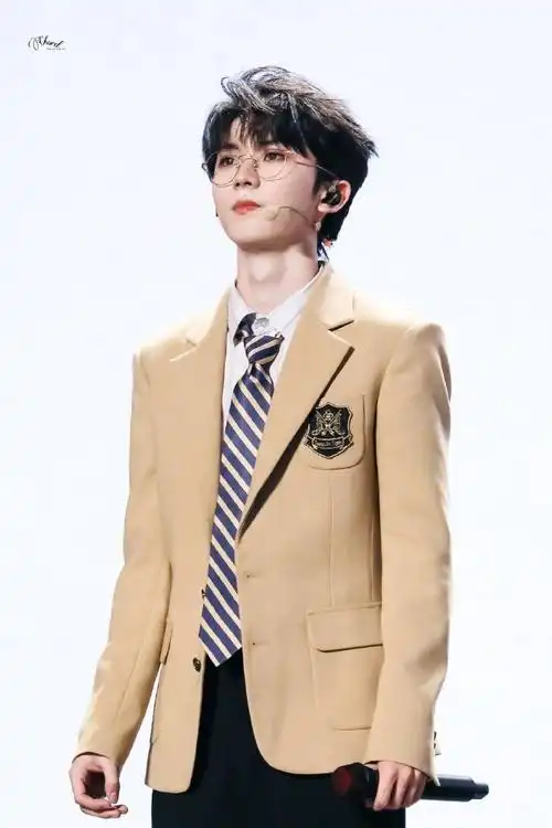 马嘉祺叁重楼暨出道四周年演唱会