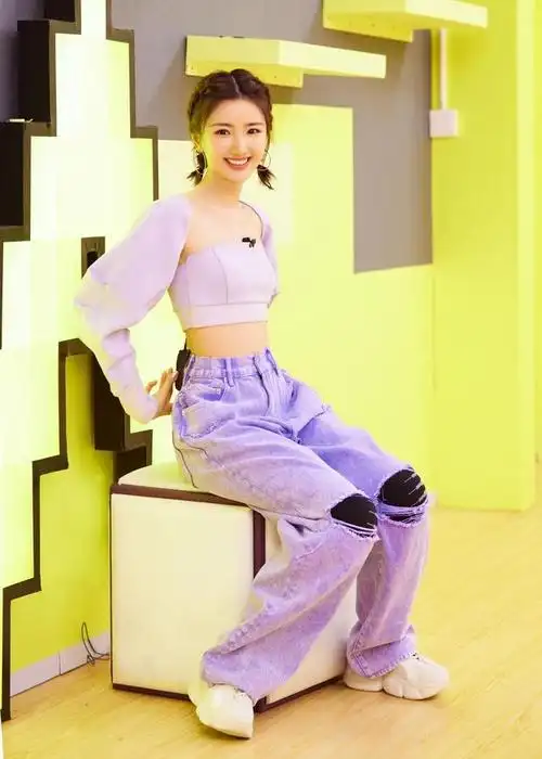 毛晓彤的脚好漂亮太抢镜了(毛晓彤的脚多大)-天晟网