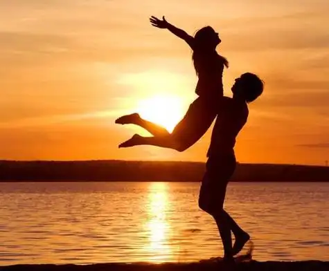 两口子开心快乐的句子夫妻幸福快乐的句子