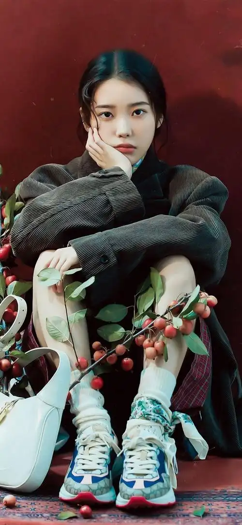 iu李知恩蓝发壁纸美图