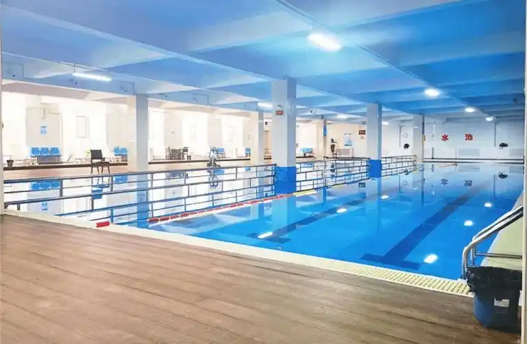 室内钢结构恒温游泳池建设_处理_设施_进行