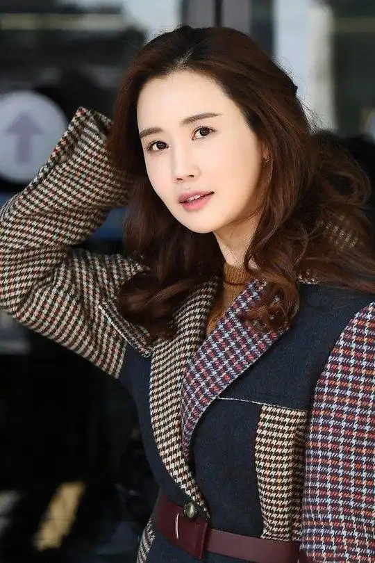 李多海近照曝光又变样,一身帅气骑马装霸气走机场,看脸却认不出