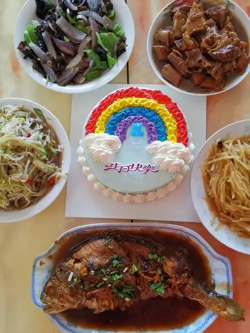 丰盛的生日宴,爷爷做的