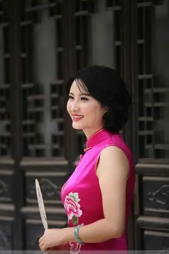 穿旗袍能诠释女人的美丽