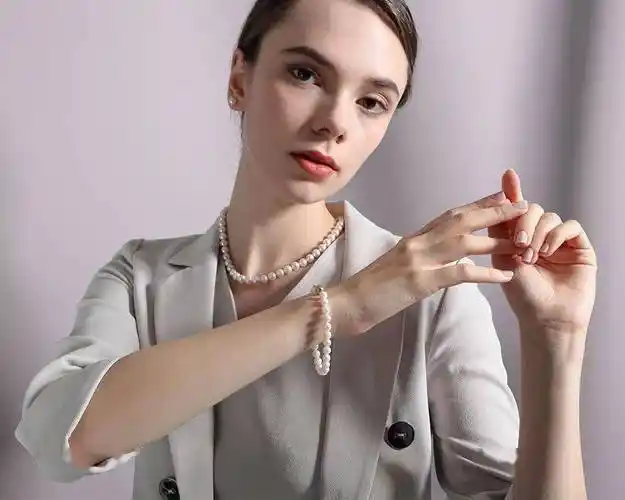 优雅女人都爱戴珍珠_戴安娜_气质_一个人