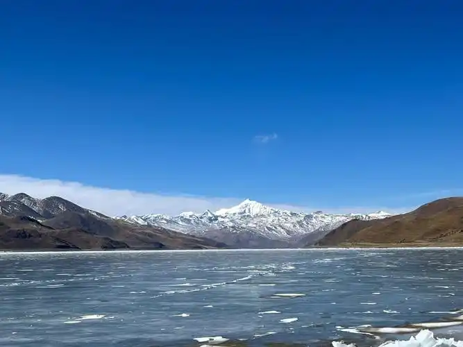 西藏三大圣湖之一羊湖