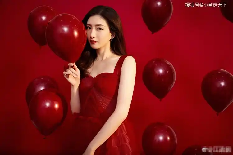 江疏影红色系列雍容华贵写真合集