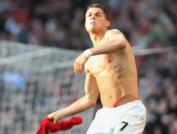 曼联拟8月8日让c罗亮相 葡天王:仍可能续约皇马