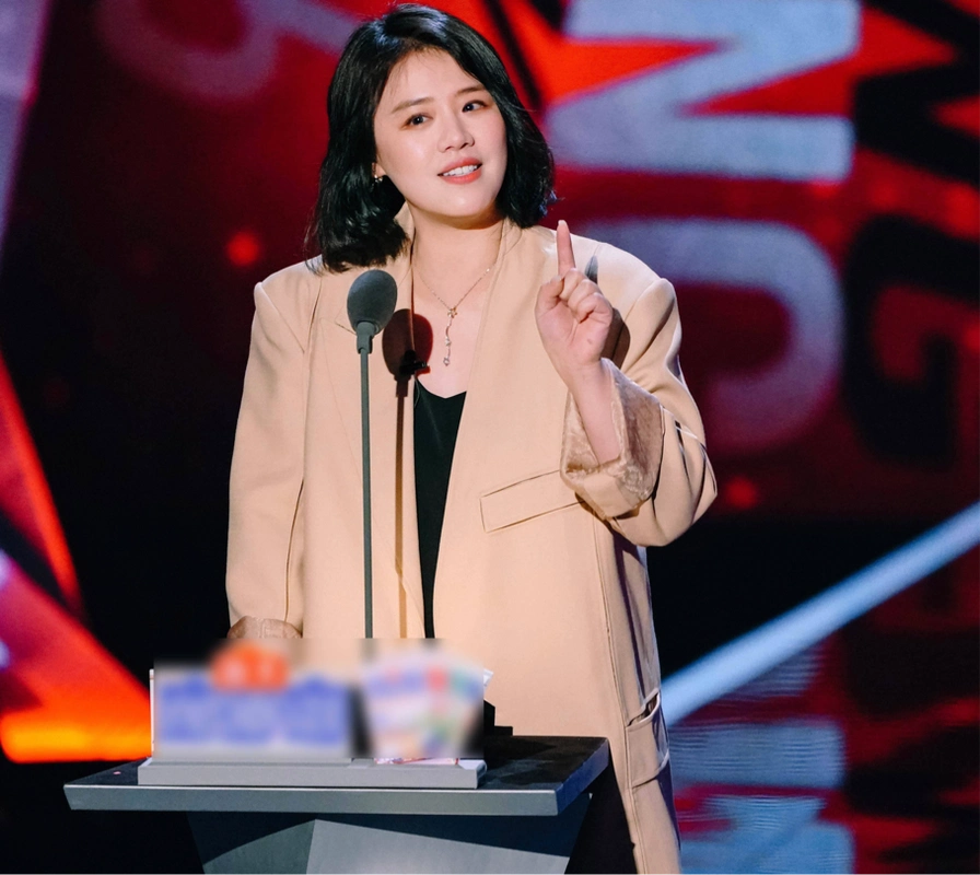 马思纯参加吐槽大会比以前胖了许多大家却说她开心就好