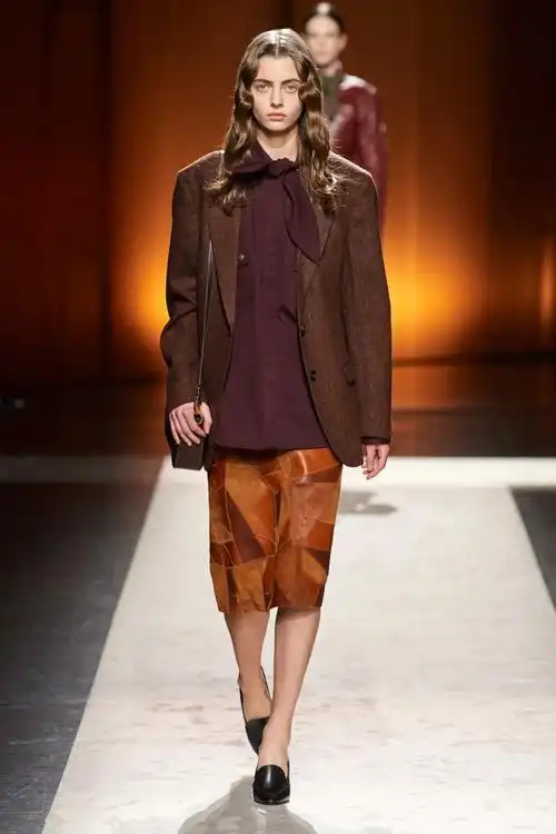 2020秋冬米兰时装周唤醒你的不羁风打翻你的少女心下