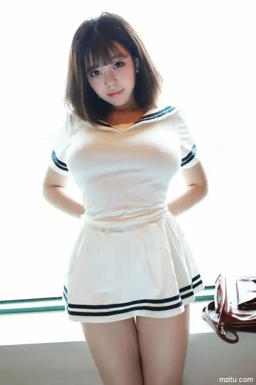 甜美清纯妹子刘飞儿