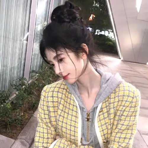 鞠婧祎的照片好适合当头像