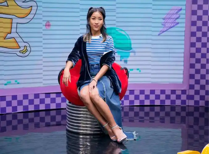 她还很会穿衣,一直引领着时尚潮流 吉克隽逸超女时的早期照片 当年