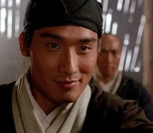 梁家辉 饰 周淮安《新龙门客栈》被誉为香港新派武侠的起点,更堪称