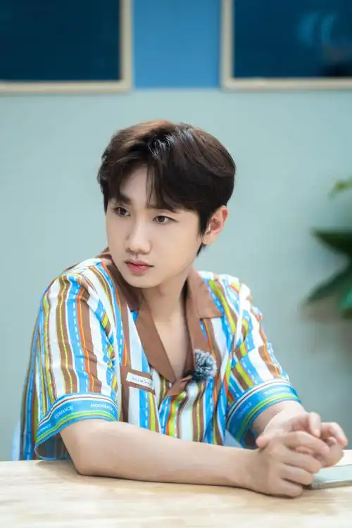 汪苏泷向全世界安利徐志胜给李雪琴化妆