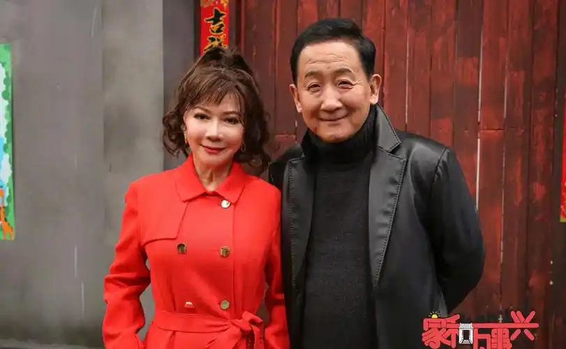 67蔡明个人资料简介(演员蔡明,收小情书收来一个老公,结婚37年零