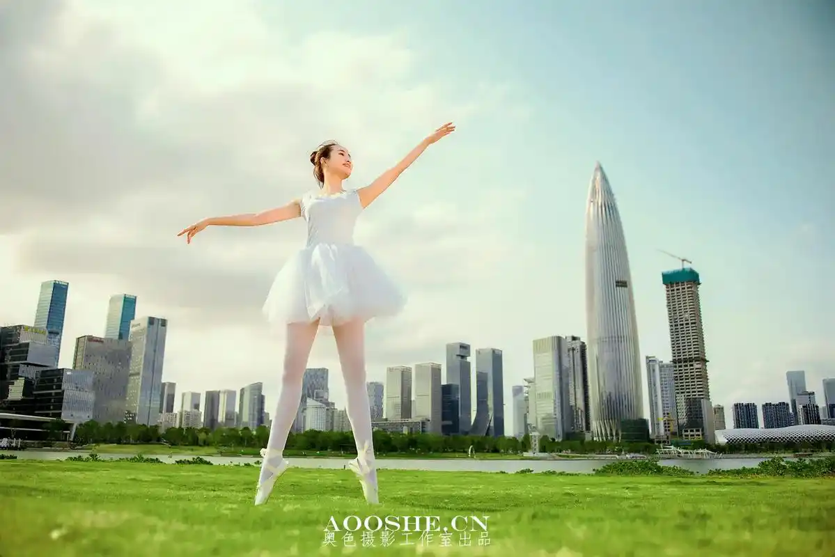 舞蹈让我快乐 #每一帧都是壁纸 #摄影生活 城市芭蕾#舞范 - 抖音